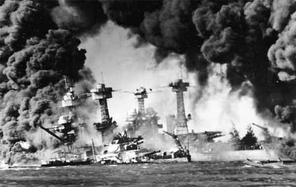 Foto de Ataque japonês a Pearl Harbor – A Guerra do Pacífico