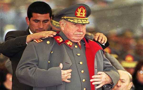 Foto de A ditadura chilena Augusto Pinochet – Resumo